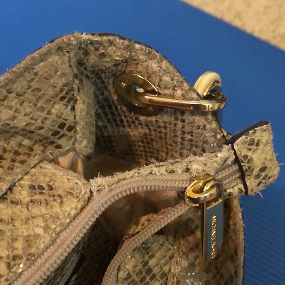 Michael Kors purse - Picture 3 of 4